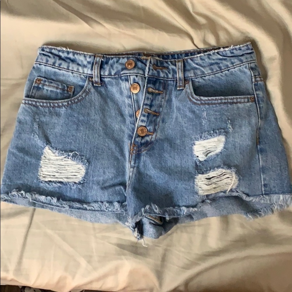 trendy F21 high-waisted boho chic distressed jean shorts